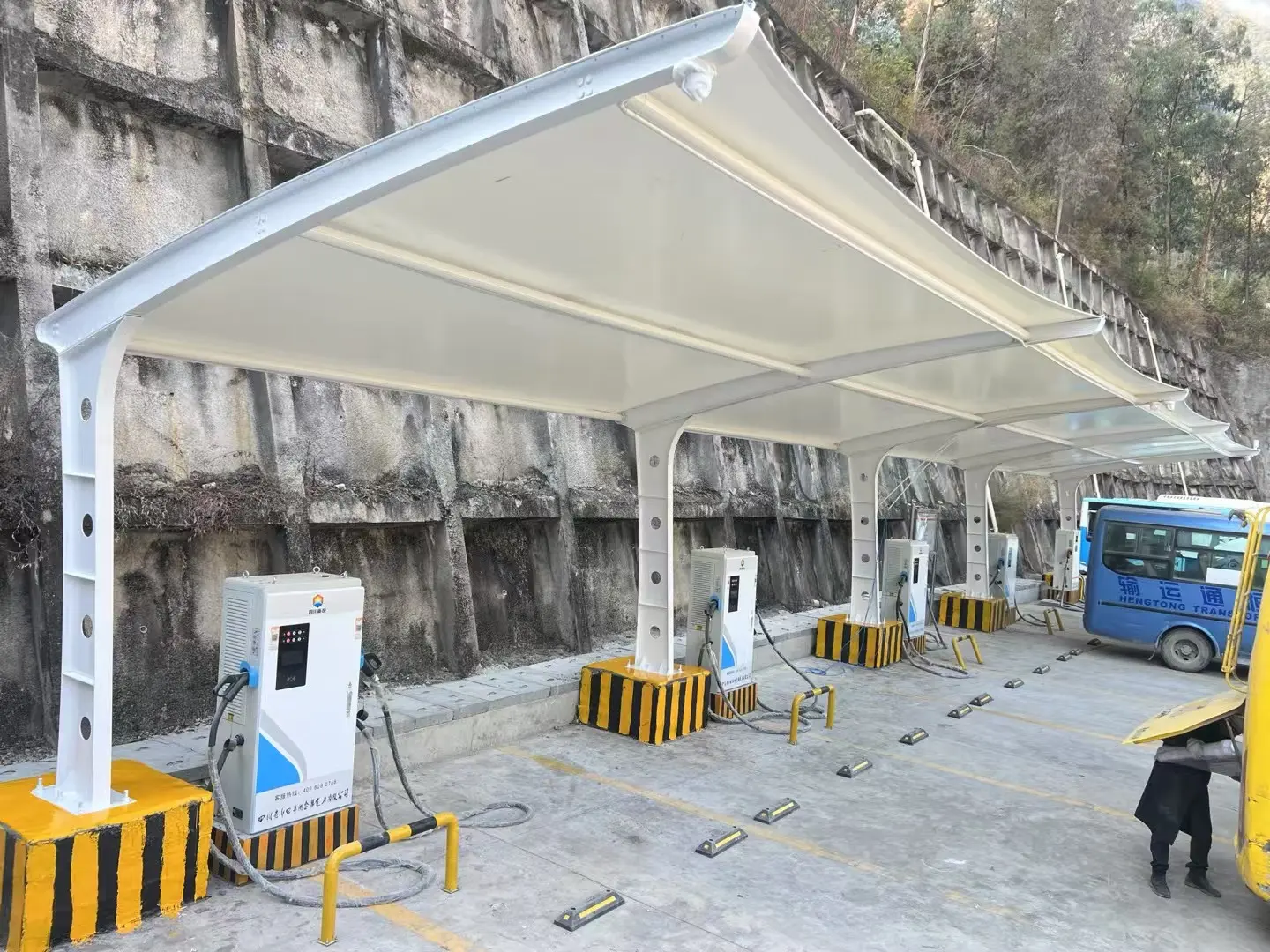 贵州盘州园区停车棚采购:为什么“省”在前面的钱,最后都花在了后面?